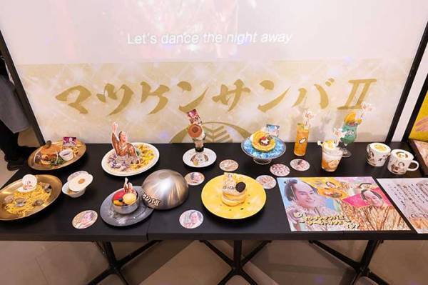 SNSで話題沸騰の『マツケンサンバカフェ』　想像以上に『上様』がいた