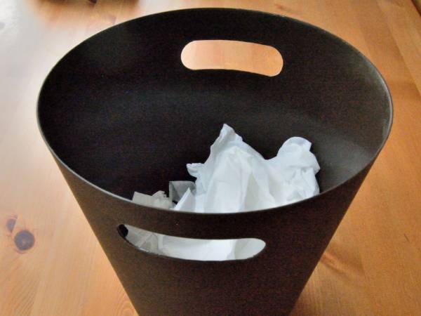 アレがゴミ袋になるなんて！　そのままゴミを捨てられる感動のライフハックに「めっちゃいい」