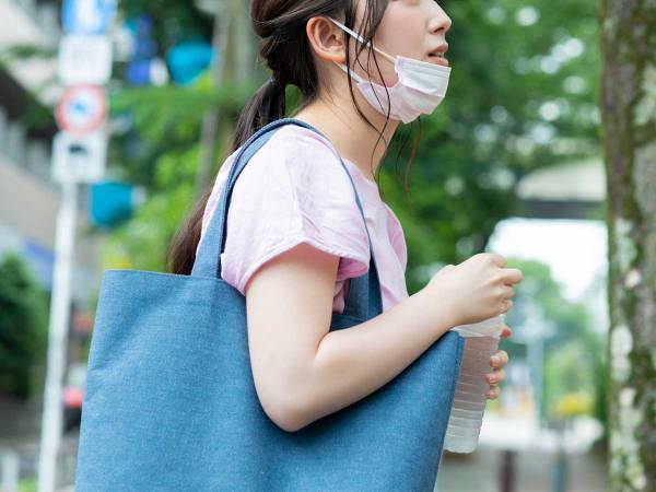季節外れの猛暑日は、熱中症に注意！　予防と対処に役立つ情報まとめ