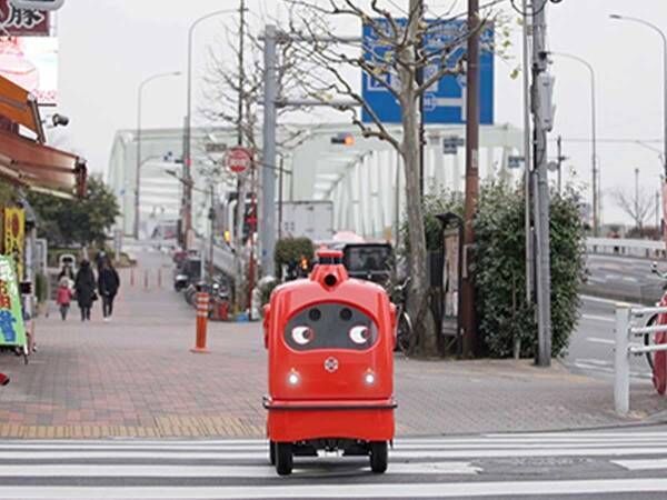 「実はしゃべる」「すでに馴染んだ地域も」　公道をトコトコ走る『小さなロボット』の役割とは？