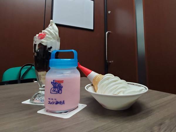 コメダ店員の案内に、客「まじおもしろい！」　満席時に通された席は、まさかの？