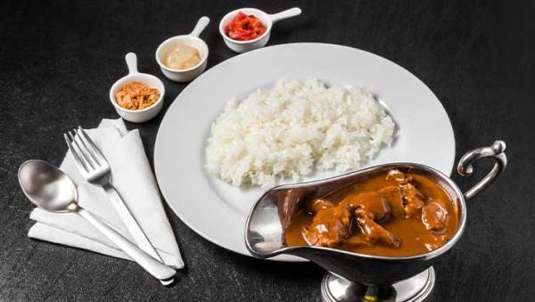 ルーと米を盛った皿を持つ母「今晩はカレーライスよ！」　このセリフに隠された『謎』が分かる？