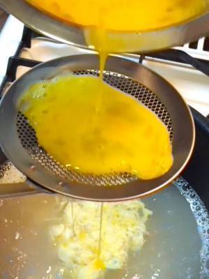 ふわふわのかきたまを作る料理テクが「賢すぎる」　あの調理器具を使うだけで？