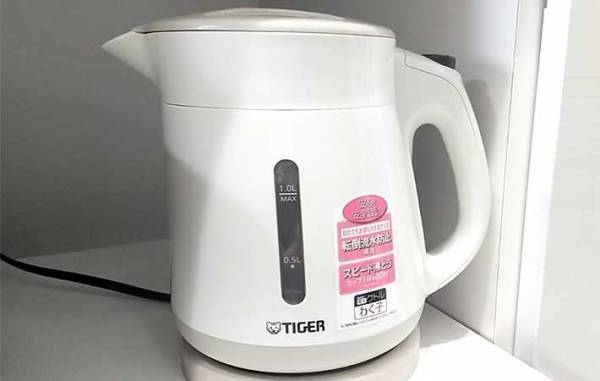 掃除しにくいキッチン家電の隙間　『ダイソーの棒』できれいにできちゃうんです！