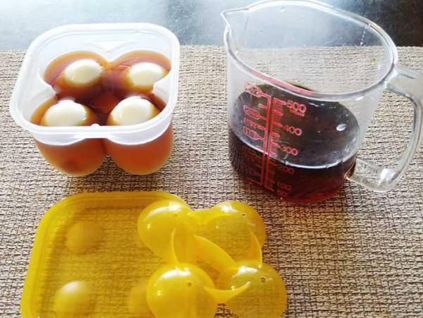 味付け卵の調味料、どっちが少なく済む？　１００均アイテムと保存袋を比べたら「かなり節約！」