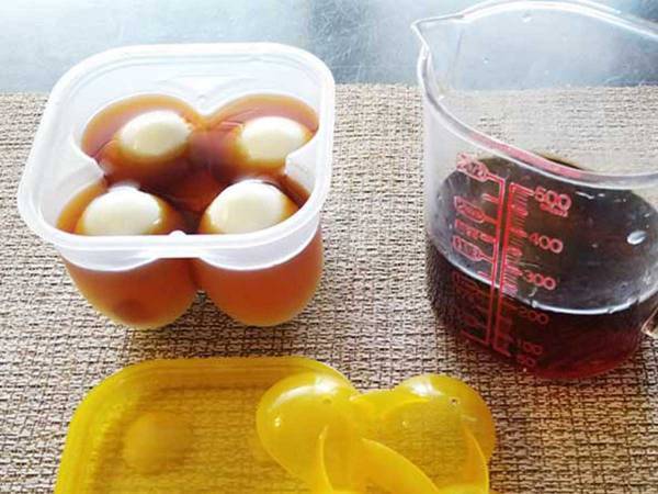 味付け卵の調味料、どっちが少なく済む？　１００均アイテムと保存袋を比べたら「かなり節約！」
