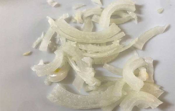 「まな板いらず」「なんか楽しい！」　みじん切り＆細切りがグッと楽になる『はさみ』とは？