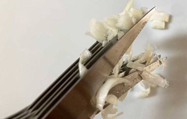 「まな板いらず」「なんか楽しい！」　みじん切り＆細切りがグッと楽になる『はさみ』とは？