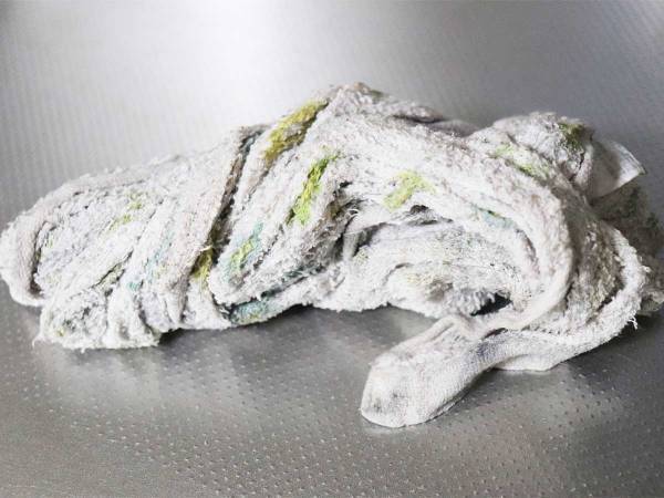 洗う時に『ひと手間』加えるだけで、台ふきんのイヤな臭いを防ぐ方法