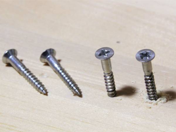 ネジ穴がつぶれた時の対処法　アレを挟んで回すと…？