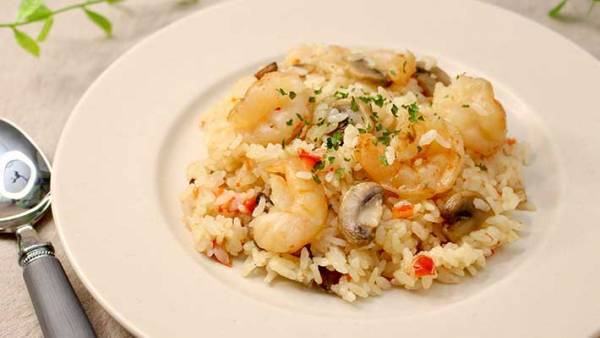 現役シェフが公開したピラフのレシピに「めちゃくちゃおいしそう」「１週間以内に作る」