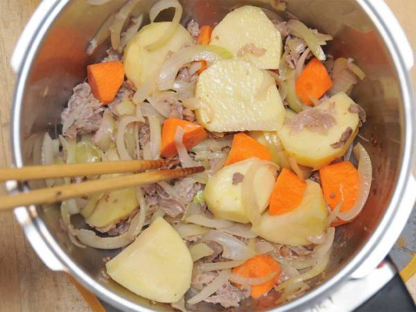 煮込みを省略！　肉じゃがの時短レシピに「これは助かる」