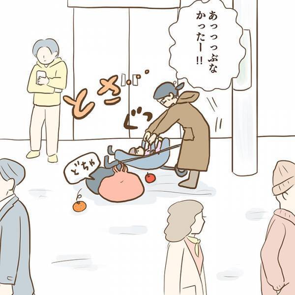 子供ごとベビーカーを倒した母親　すると、周囲にいた人が？