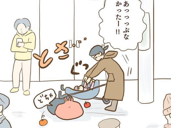 子供ごとベビーカーを倒した母親　すると、周囲にいた人が？