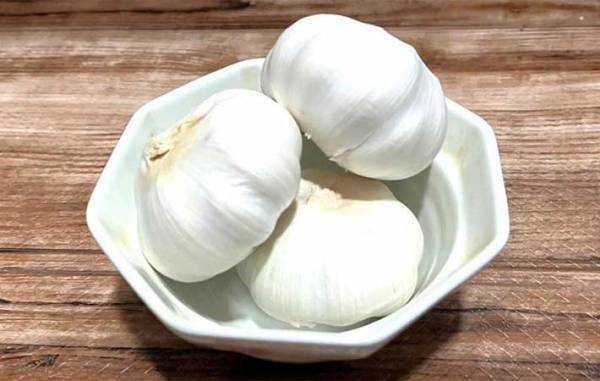 「石鹸いらないわ」「早く知りたかった」　しつこいニンニク臭を『２０秒で消す方法』とは？