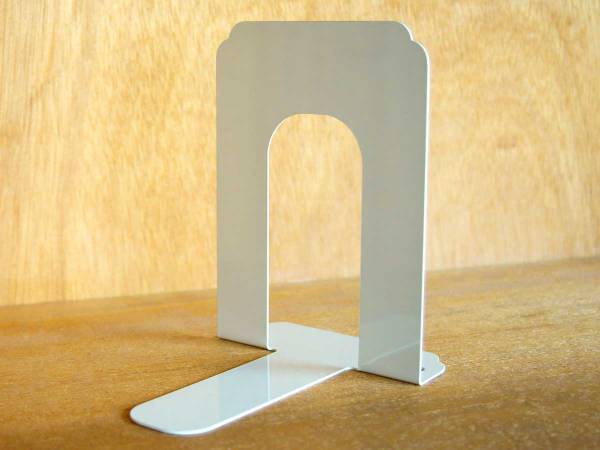 「その発想はなかった」　本を立てる以外の『ブックエンド』の使い方とは