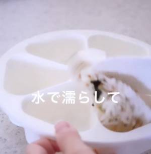おにぎりを量産できるダイソーアイテムが「さすが」　詰めてフタするだけで…？