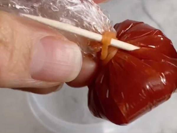 専用容器はいらない　ケチャップをお弁当に入れる『簡単技』とは？　「コレは画期的」「賢い」