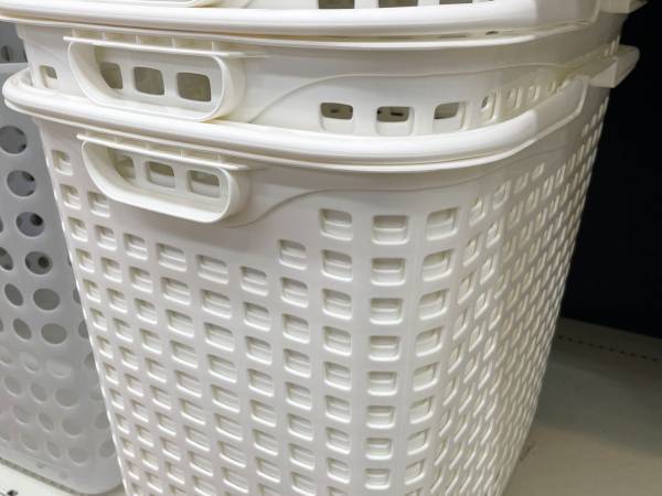 場所を取る洗濯カゴ　収納の悩みを解決するアイテムに「おしゃれ」「これは便利」