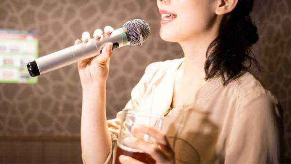「音痴で恥ずかしい」「自分の声が嫌い」　１万人を指導した先生に聞く『歌うまになるコツ』とは？