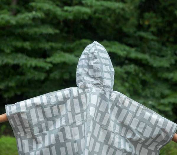 場違いな服装をしている子供に、工事現場の男性が…？