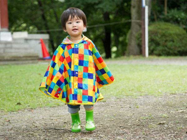 場違いな服装をしている子供に、工事現場の男性が…？
