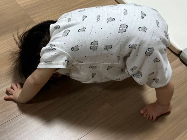 「さすが双子」と思わずには、いられない！？　親がカメラを構えた、ある日の姿がコチラ