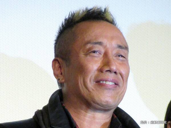 長渕剛の現在の姿が、前期高齢者とは思えない