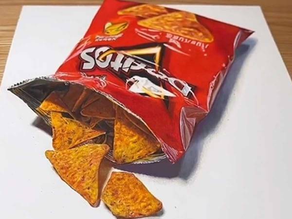 どう見ても本物でしょ、これ…　色鉛筆で描かれたドリトスの絵をご覧ください