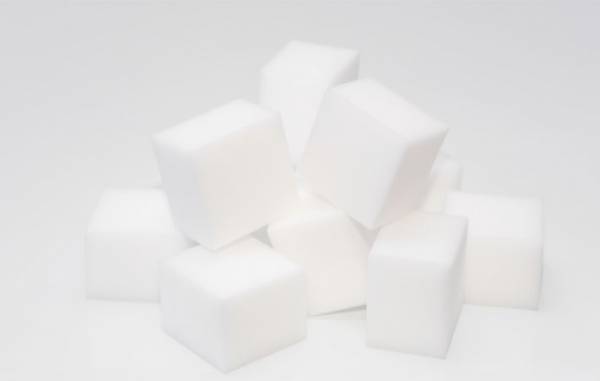 社内で勘違いが発生　事務員や係長が、掃除に使う『メラミンスポンジ』だと思った物は？