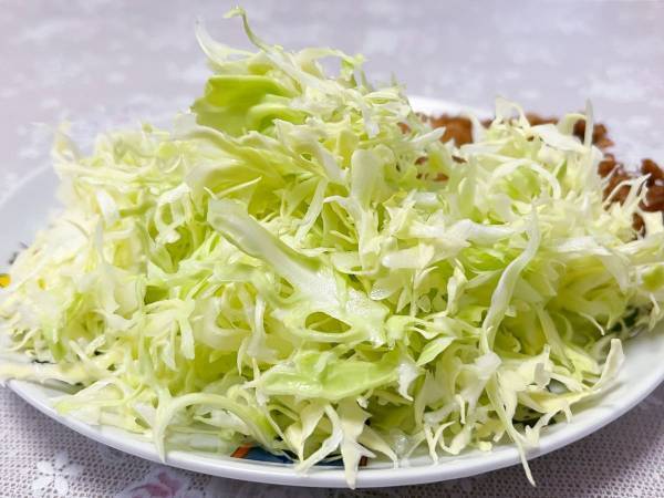 キャベツの正しい保存方法に「なるほど」　カットキャベツの保存のコツが…？