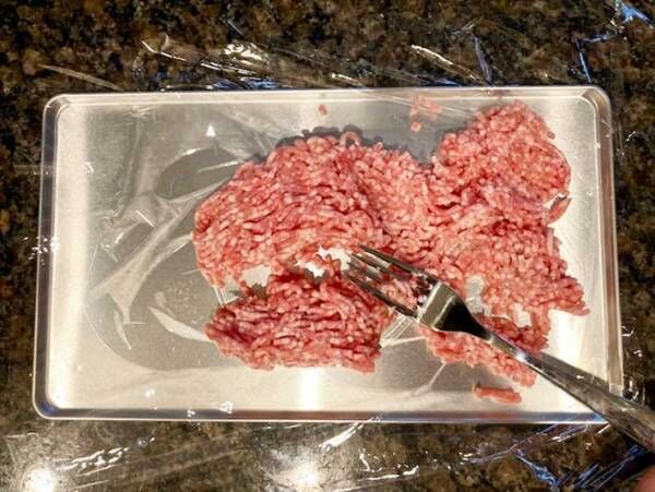 パックのひき肉を使い切れなかった…　意外な冷凍保存のコツに「解凍の手間なし」「パラパラ」