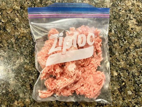パックのひき肉を使い切れなかった…　意外な冷凍保存のコツに「解凍の手間なし」「パラパラ」