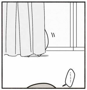 拗ねてカーテンの裏に隠れた娘　出てきた姿に母親「おいコラ」
