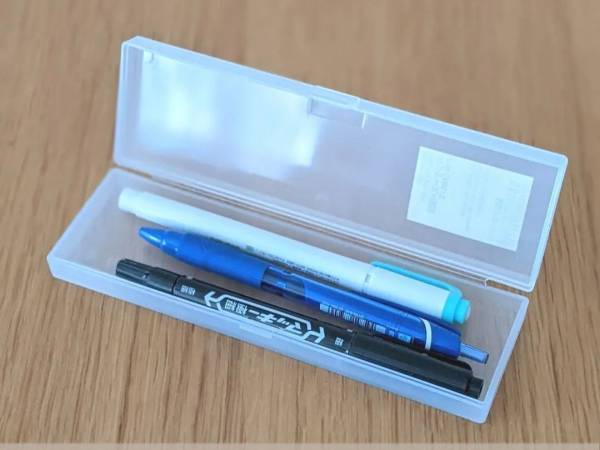 無印ペンケースの思いがけない活用法に「これ使える！」「なるほど」