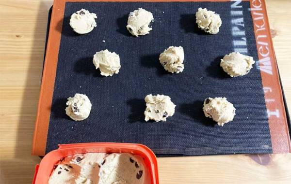 コストコの『チョコチップクッキー』は、形成しなくてもおいしく焼ける生地だった！