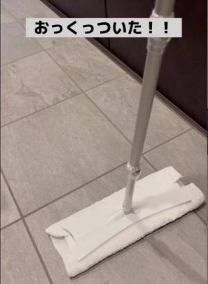 「何この色…？」　３年住んで初めて部屋の壁を掃除してみた結果にあぜん