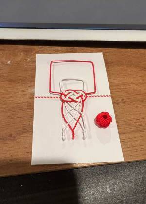 「作り方を知りたい」「私への祝儀袋はこれで」　紅白の紐飾りが『あの形』に