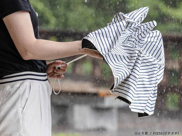 雨の日は憂鬱…　快適に過ごすための『ひと工夫』に「知らなかった」
