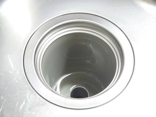 ネットをピンと張るだけで？　掃除嫌い主婦が教える「排水口のぬめり対策」が便利