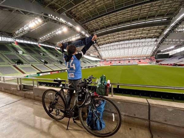 川崎から神戸まで、自転車でやってきたサポーター　スタジアムで待ち受けていたのは…！