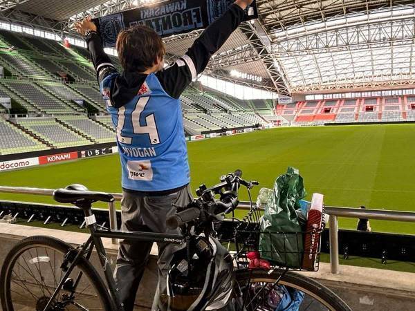 川崎から神戸まで、自転車でやってきたサポーター　スタジアムで待ち受けていたのは…！