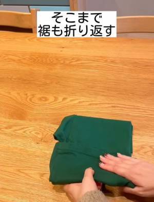 クローゼット内をすっきり見える洋服の畳み方に「超優秀」　立てて収納が正解？
