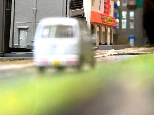 「この後、車が吹っ飛ぶんですよね」　街に出現した巨大ニャンコ　この猫…何かがおかしい！？