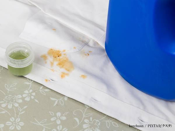 服に付いたカレーは『アレ』で落とす！　ライフハックに「もっと早く知りたかった！」