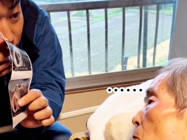 寝たきりの８４歳祖母に、ようやく授かった『命』を報告する孫　次の瞬間…