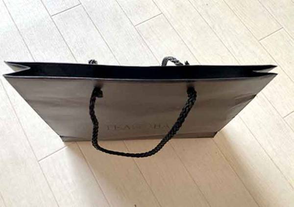 「テープ不要！」「人に渡す時にいい」　紙袋の中身を見せない方法が簡単すぎる