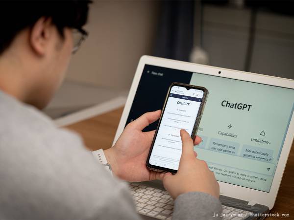 AIにクロスワードを解かせてみた男性　『ある質問』の返答に「どうして…？」