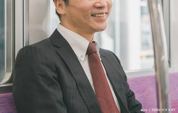 電車で飲み物をこぼした子供「ごめんなさい！」　慌てて拭くものを探していると…？