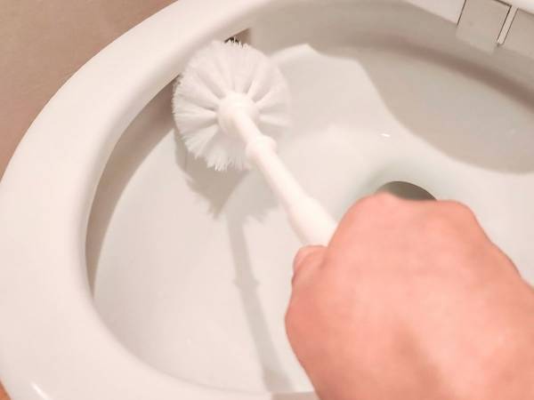 トイレブラシを清潔に保つには？　いつも清潔に使えるアイテムがけっこう便利